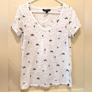 Rock & Republic V-Neck T-shirt Roses and Motorcycles sz medium